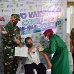Dandim 0101 Aceh Besar Tinjau Vaksinasi di SMP IT Luqmanul Hakim