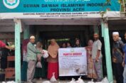Dewan Dakwah Aceh Salurkan Daging Kurban untuk Muallaf dan Keluarga Kurang Mampu