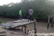 Akibat Banjir, Jembatan Di Jeungki, Peureulak Terputus