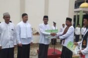 Peringati Hari Santri, Kakanwil Kemenag Aceh Serahkan BOP Pesantren