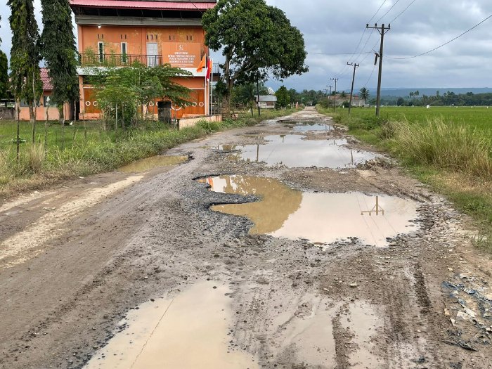 Ketua DPR Aceh Prihatin Atas Banyaknya Jalan Rusak di Aceh Utara