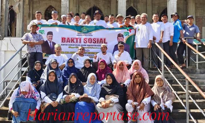 Para Dai di Aceh Besar Bersihkan Masjid