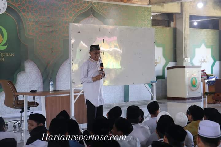 Kunjungi Dayah DQA, Guru Besar ITB Motivasi Para Santri dan Dewan Guru