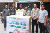 YAKESMA dan Rumah Amal USK Bantu Tukang Sol Sepatu di Banda Aceh dan Aceh Besar