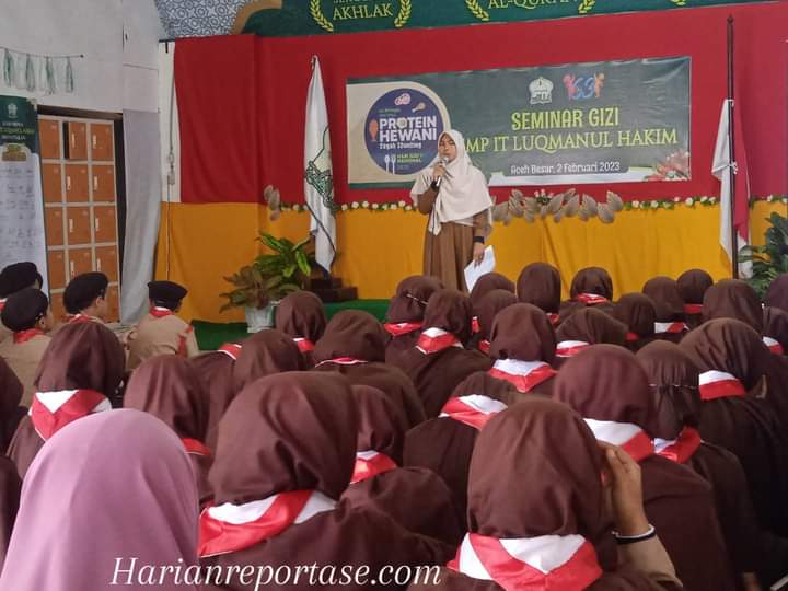 Cegah Stunting, SMP IT Luqmanul Hakim Gelar Seminar Gizi