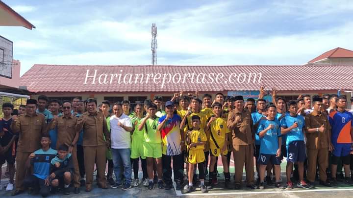 11 Tim Ikut Turnamen Bola Voli di SMA Negeri 15 Adidarma