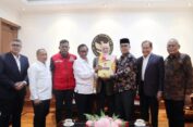 Ketua DPRA Antar Surat Tembusan Anggaran Penguatan Perdamaian Aceh
