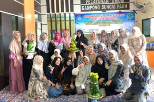 Pemberdayaan Remaja Produktif Melalui Pelatihan Kreasi Ranup Peuneuwo