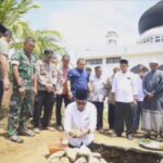 Irawan Abdullah Letakkan Batu Pertama Perluasan Masjid Tgk Chiek Maharaja Ghurah Aceh Besar