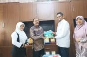 Yayasan Semangat Bina Ukhwah Serahkan Buku “Asal Mula Pidie Kriet” Kepada Disdikbud Pidie