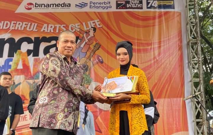 Siswa SMAN 1 Peukan Bada Juara 1 Cerdas Cermat dan Tari Kreasi