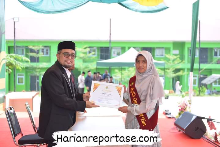 Dayah Darul Quran Aceh Gelar Pelepasan 115 Siswa SMP