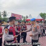 Antisipasi Judi Online, Usai Apel Pagi Plt. Kasi Propam Polres Aceh Timur Mendadak Cek HP Anggota
