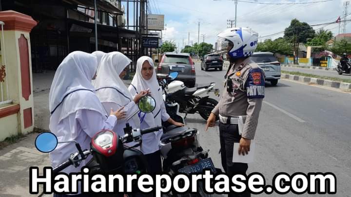 Hari Ke-5 Operasi Patuh Seulawah 2024, Satlantas Polres Aceh Timur Giatkan Imbauan Kepada Masyarakat Patuh Berlalulintas