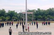 Persiapan HUT RI ke 79, Anggota Polsek Idi Rayeuk Latih Paskibra