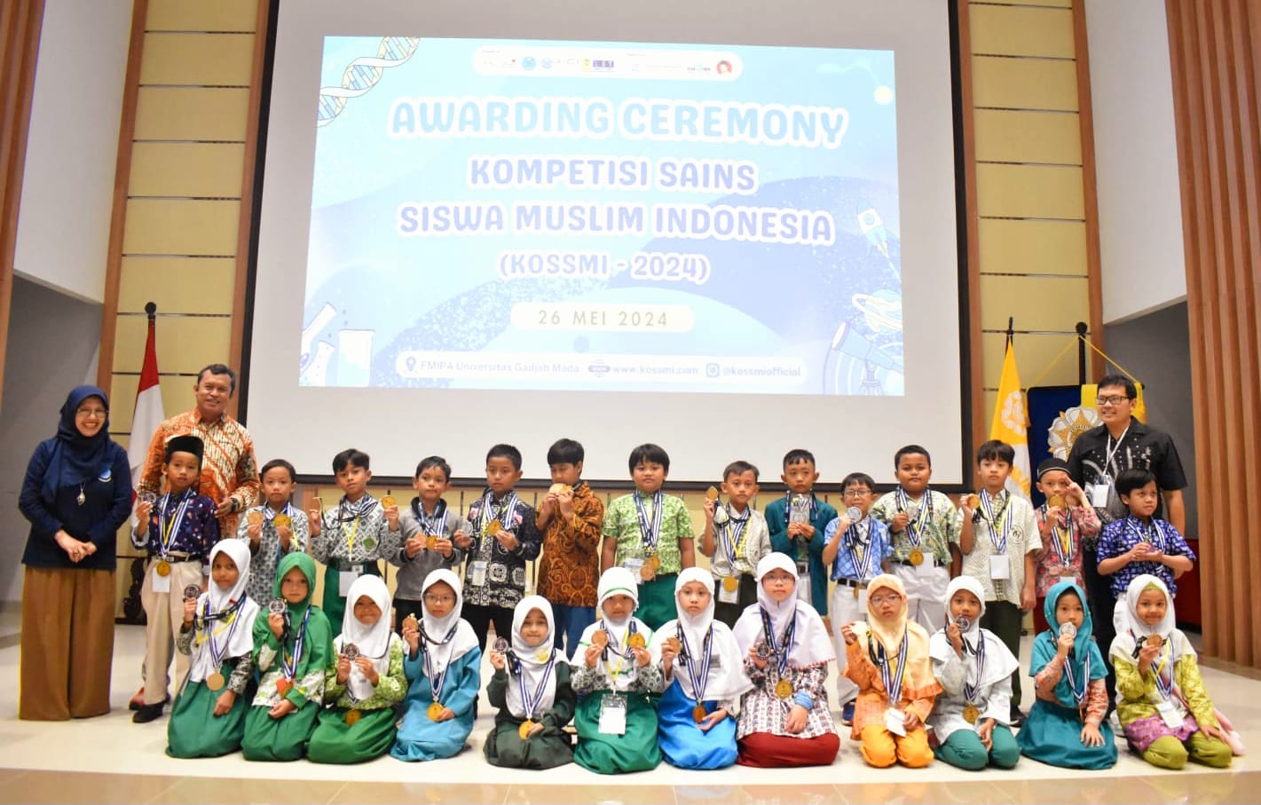 Awarding Ceremony Final Nasional KOSSMI (Kompetisi Sains Siswa
 Muslim Indonesia) 2024  di Fakultas MIPA UGM Yogyakarta, 26 Mei 2024.