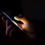 Anak yang Sering Menatap Gawai Berisiko Alami Autisme Virtual