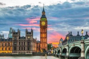 Anti Immigran dan Islamophobia di UK