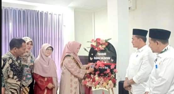 Buka Kegiatan Komunitas Sastra Semangat Bina Ukhwah, Bunda Literasi: Sastra Menyelamatkan Jiwa