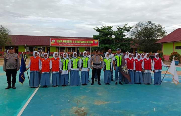 Kapolsek Simpang Ulim Kukuhkan Patroli Keamanan Sekolah di SMA Negeri 1 Simpang Ulim