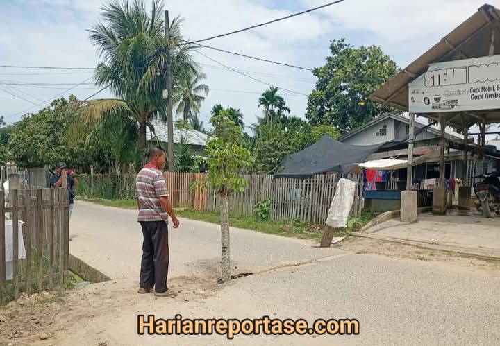 Warga Tanjung Idi Rayeuk Tanam Pohon di Bekas Galian PDAM