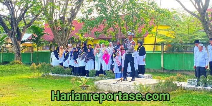 Jadi Pembina Upacara, Kanit Turjawali Satlantas Polres Aceh Timur Ingatkan Pelajar Tertib Berlalu Lintas