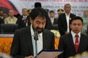 Muallem Minta Alfarlaky Tertibkan Perusahaan Sawit di Aceh Timur