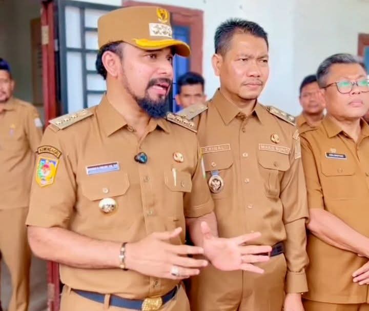 Bupati Al-Farlaky ‘Gedor’ Kantor Dinas, Pastikan ASN Tak Tambah Cuti dan Pelayanan Prima Pasca Lebaran