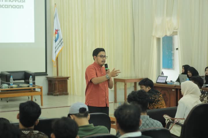 Manajer Operasional Inkubator Kewirausahaan USK jadi Narasumber Seminar Business Plan