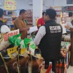 Tindak Lanjuti Temuan BPOM dan BPJPH RI, Polres Aceh Timur Bersama Disperindag Pastikan Tidak Ada Makanan Yang Mengandung Babi Yang Beredar di Aceh Timur