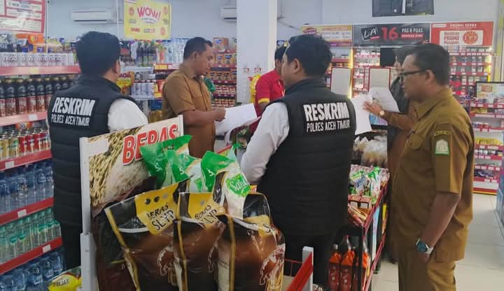 Tindak Lanjuti Temuan BPOM dan BPJPH RI, Polres Aceh Timur Bersama Disperindag Pastikan Tidak Ada Makanan Yang Mengandung Babi Yang Beredar di Aceh Timur