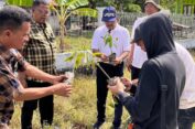 Sumbang 500 Pohon, Fakultas Hukum USK Laksanakan Penghijauan di Alue Naga