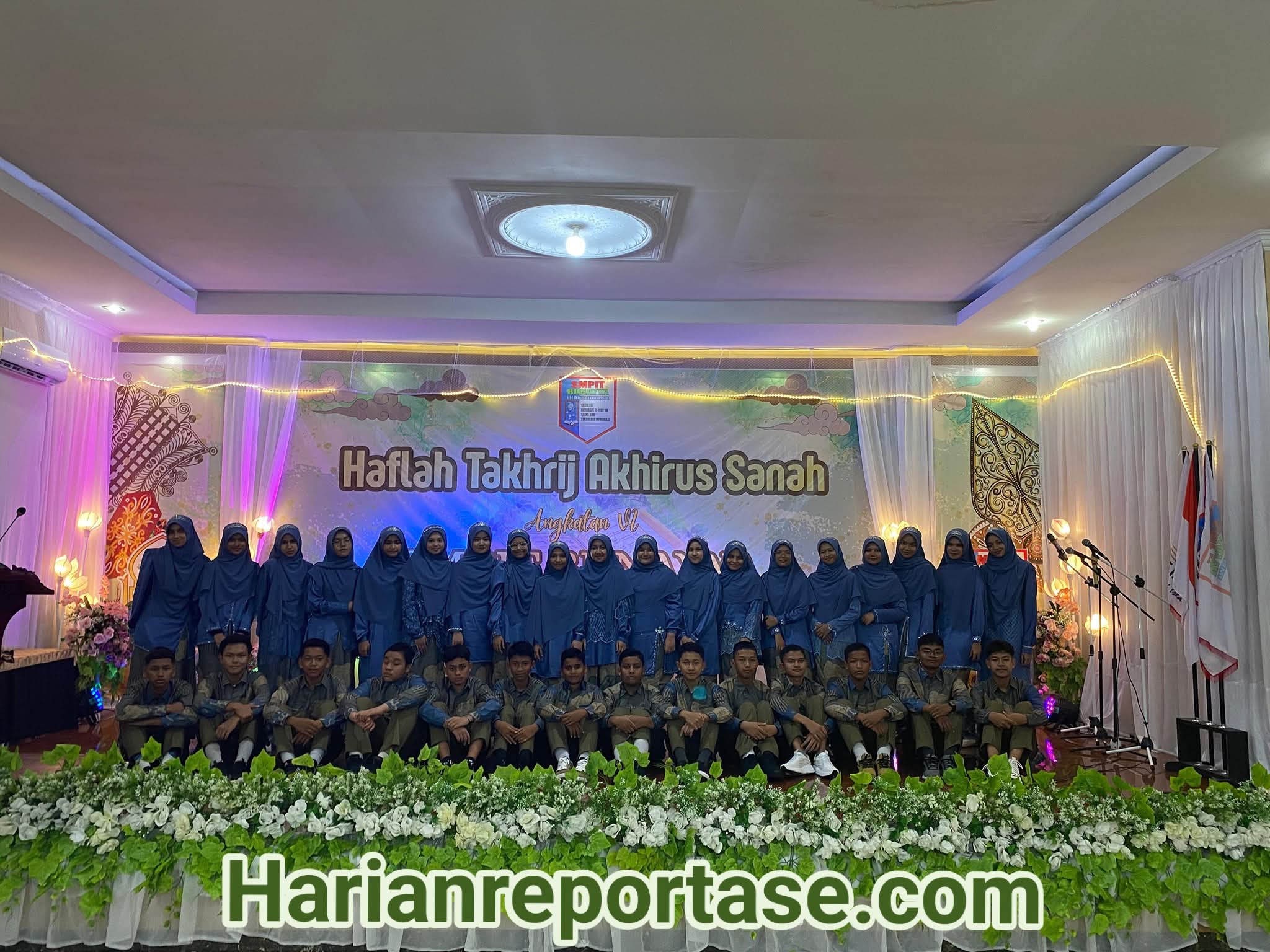 Para dewan guru SMPIT Bunayya Lhokseumawe Dalam Acara Haflah Takhrij Akhirus Sanah Pelepasan akhir Studi Siswa/i Angkatan VI 14 Juni 2025.