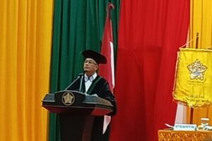 Prof. Rahmat Fadhil Resmi Dikukuhkan sebagai Guru Besar, Tegaskan Pentingnya Ilmu yang Membumi dan Bermanfaat