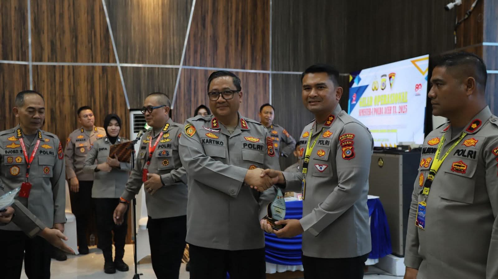 Polres Aceh Timur Raih Dua Penghargaan Terbaik dari Kapolda Aceh