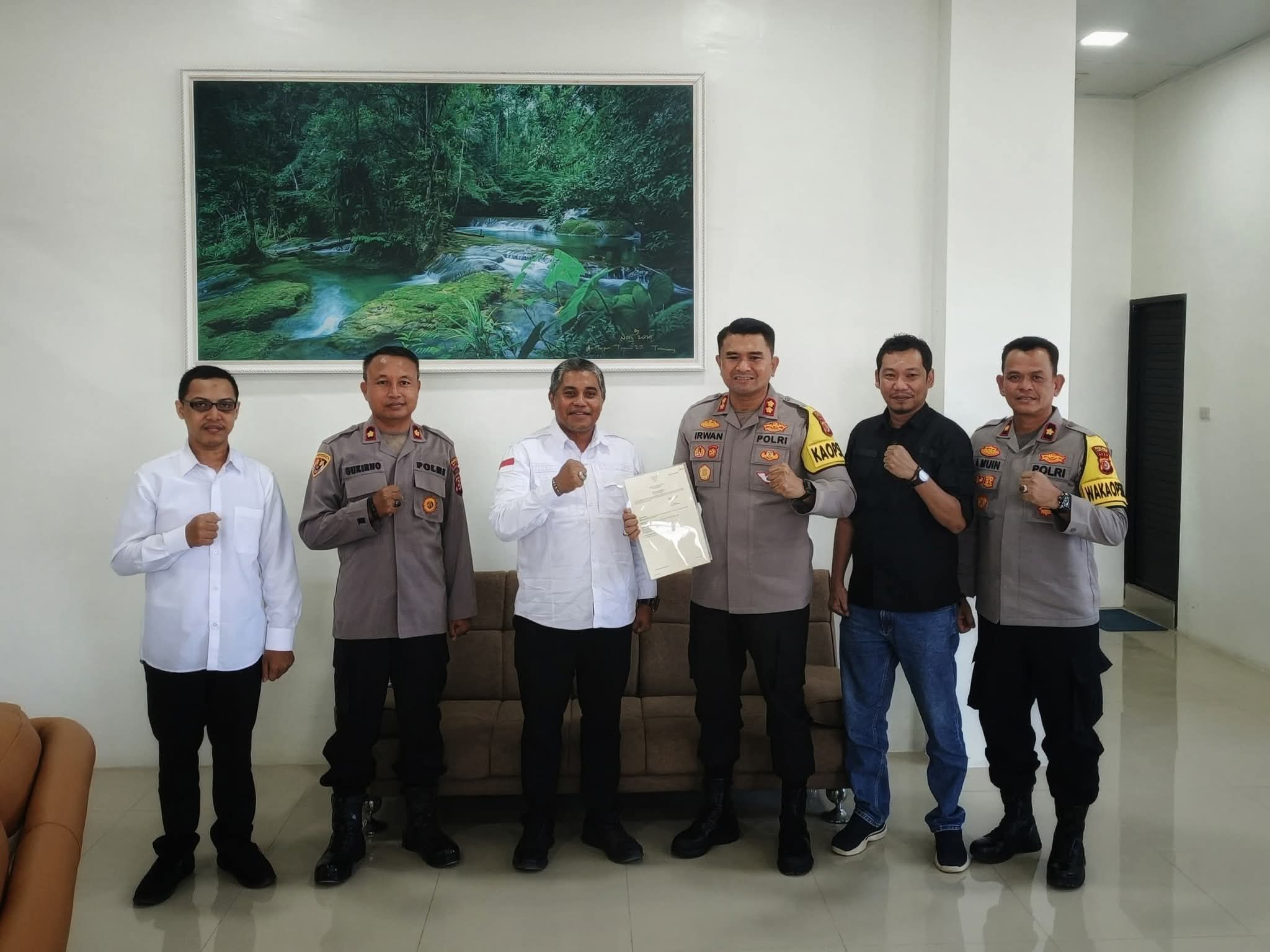 Kantor Pertanahan Aceh Timur Serahkan Sertipikat Tanah Polres Aceh Timur, Aset Negara Kini Tercatat Resmi