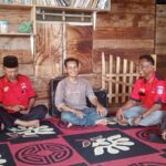 PWDPI Aceh Timur Kunjungi Rumah Duka Kabid EO Fahmi di Keude Reudeup