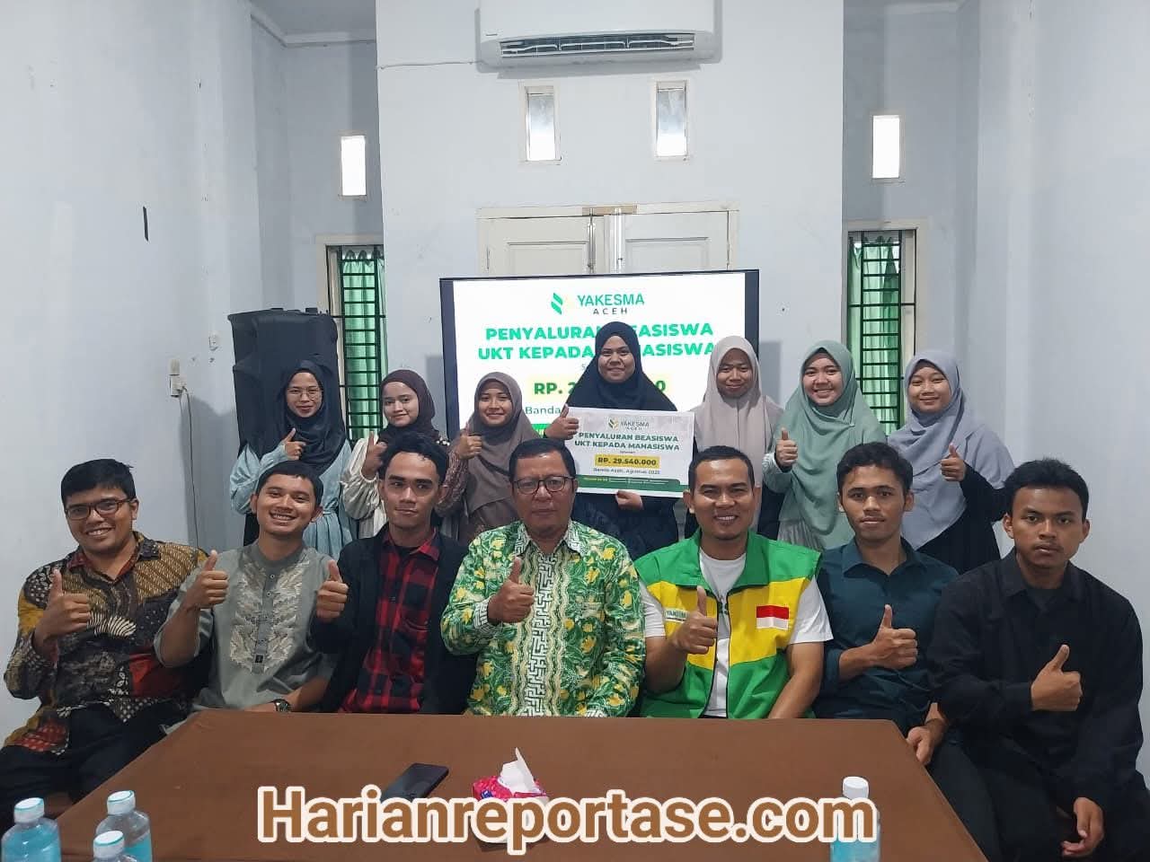 LAZ Yakesma Aceh Salurkan Bantuan UKT bagi Mahasiswa USK dan UIN Ar-Raniry