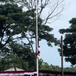 Momen Haru di Nagan Raya: Anak SD Panjat Tiang Demi Kibarkan Merah Putih