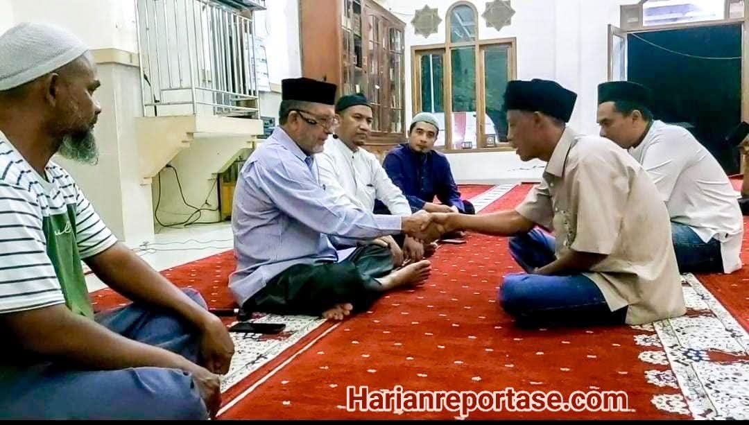 Pemuda Pematang Siantar Ucapkan Syahadat di Masjid Dewan Dakwah Aceh