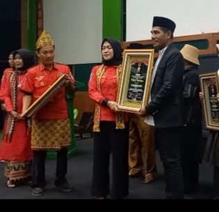 Sultan Ibrahim: Dari Desa Kecil Menuju Penghargaan Nasional