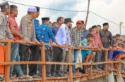Bupati Al-Farlaky dan Empat Jembatan yang Menyambung Harapan