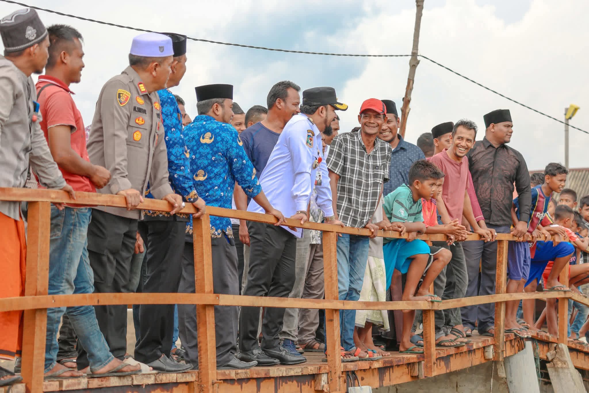 Bupati Al-Farlaky dan Empat Jembatan yang Menyambung Harapan