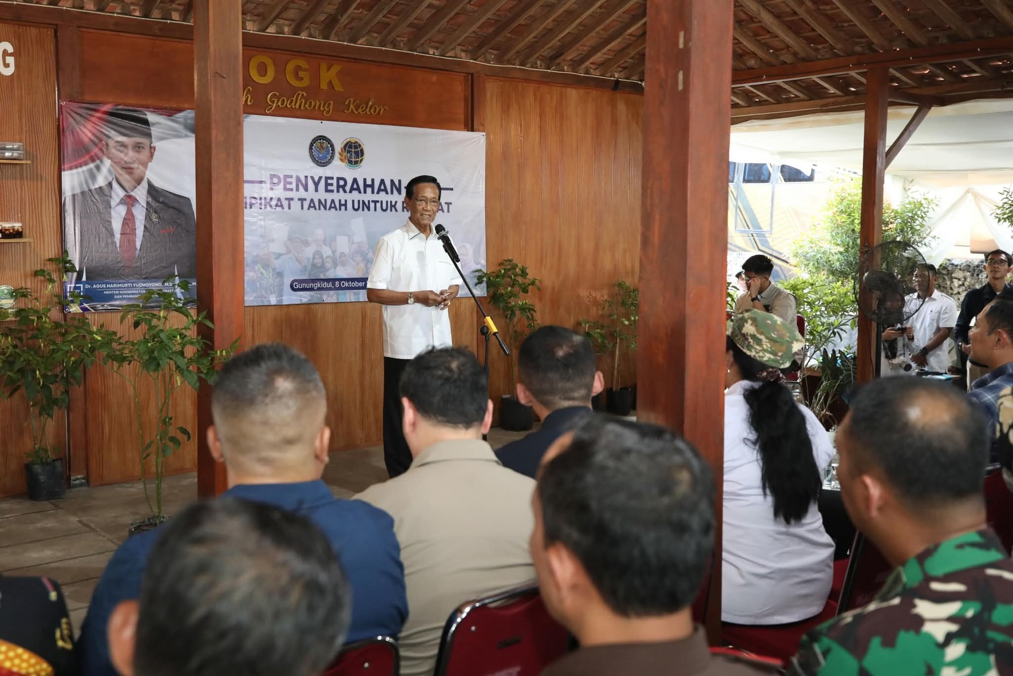 Sri Sultan Hamengkubuwono X Apresiasi Penyerahan Sertipikat Tanah untuk Masyarakat Gunungkidul