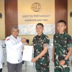 Kantor Pertanahan Aceh Timur Serahkan Sertipikat Tanah ASMIL Peudawa Yonif TP 853/BRB
