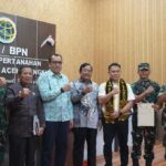 Kakanwil BPN Aceh Serahkan Sertipikat Tanah BMN dan BMD di Kabupaten Aceh Singkil