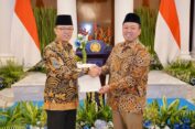 Serahkan Sertipikat Hak Pakai kepada Menteri Luar Negeri, Menteri Nusron: Langkah Amankan Aset Negara