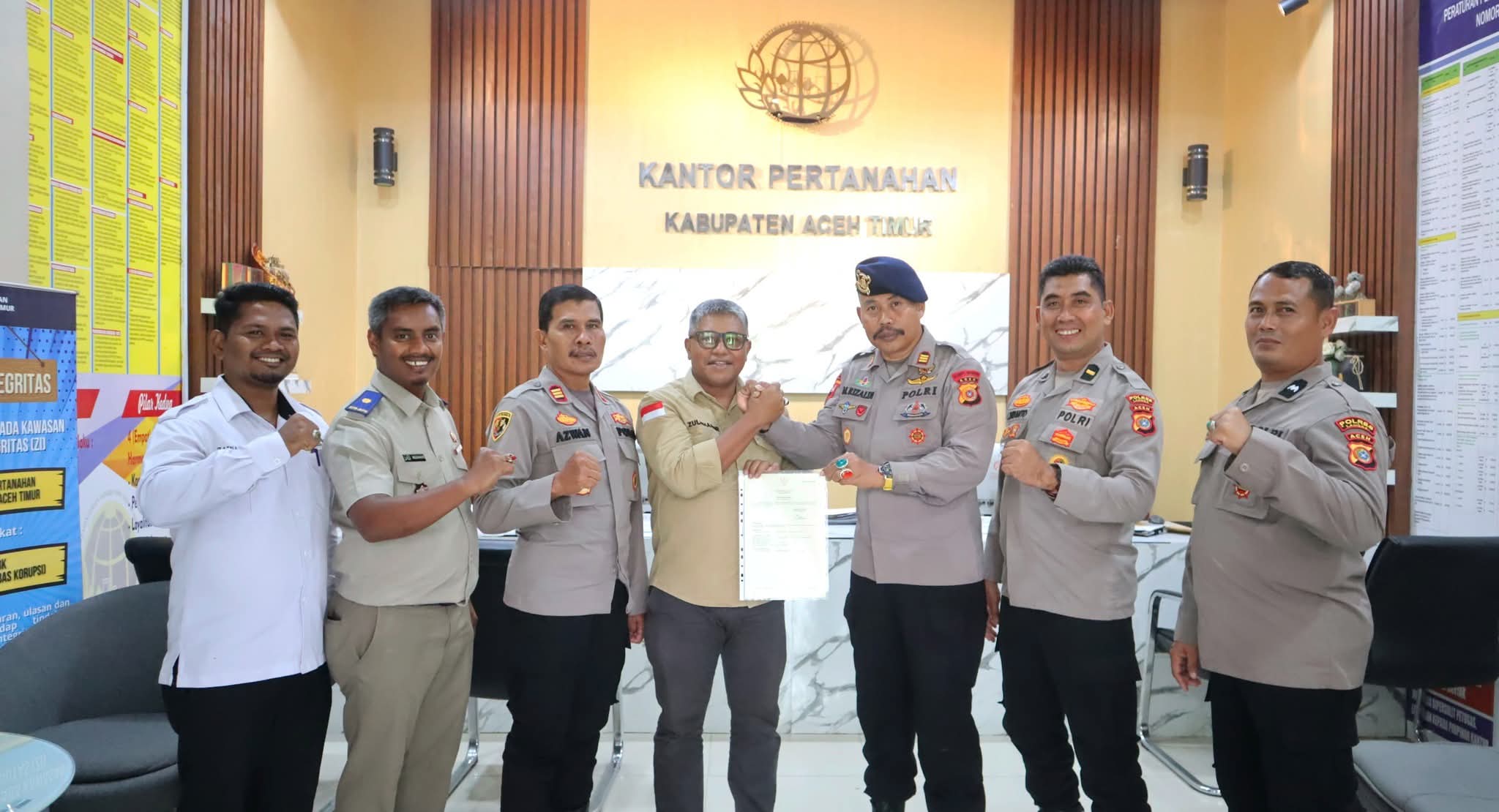 Kantor Pertanahan Aceh Timur Serahkan Sertipikat BMN kepada Polres Langsa