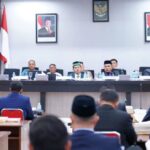 Rapat Paripurna, DPRA Sampaikan Pendapat Banggar dan Terima Jawaban Gubernur atas Perubahan APBA 2025