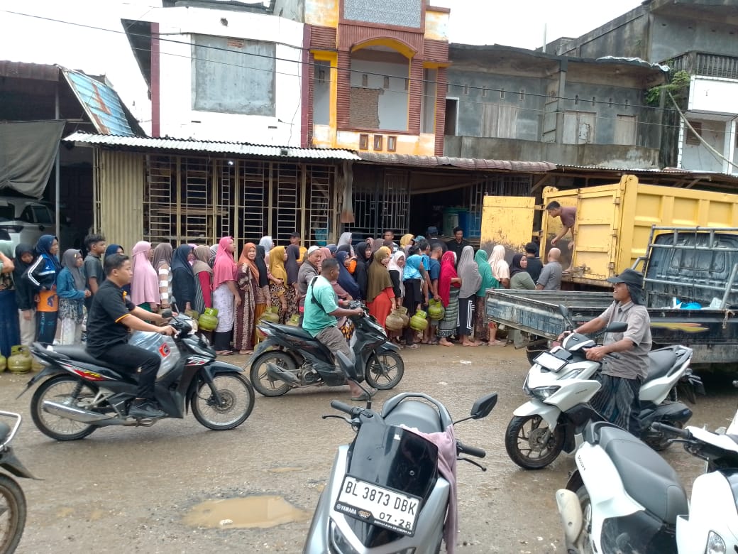 Kelangkaan LPG 3 Kg Pasca Banjir Bandang, Aliansi Masyarakat Desak Sidak Pertamina dan Disperindag